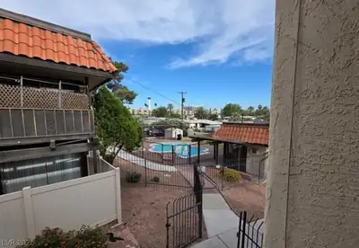 1440 Vegas Valley Drive 8 Pool