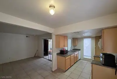 1440 Vegas Valley Drive 8 Kitchen