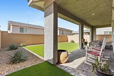 687 Quasi Street, Henderson, NV 89011 Patio