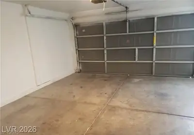 410 Horse Pointe Avenue, North Las Vegas, NV 89084 Garage