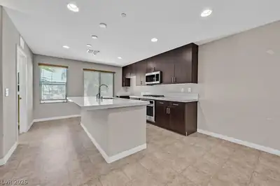 9050 West Tropicana Avenue 1049 Kitchen