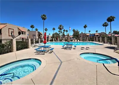 4121 Gannet Circle 412 Pool