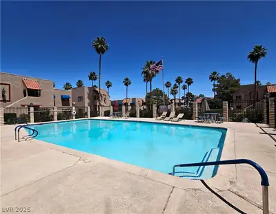 4121 Gannet Circle 412 Pool
