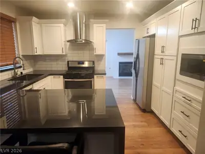 4013 Forest Knoll Lane, Las Vegas, NV 89129 Kitchen