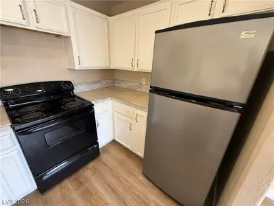 2982 Juniper Hills Boulevard 201 Kitchen