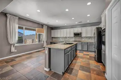 2449 Daks Loden Court, Henderson, NV 89044 Kitchen