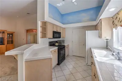 1046 Armillaria Street, Henderson, NV 89011 Kitchen