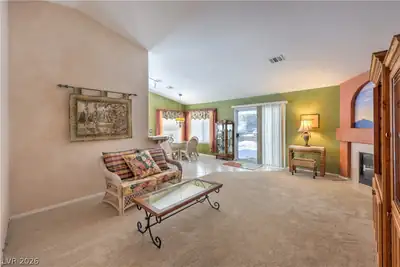 1046 Armillaria Street, Henderson, NV 89011 Living Room