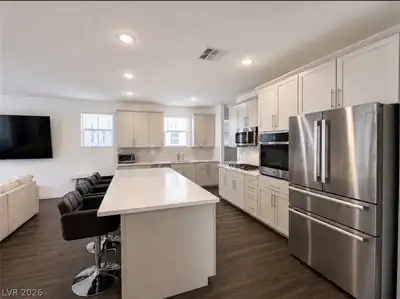 2555 Hampton Road 4205, Henderson, NV 89052 Kitchen