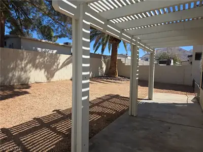 5772 Cinnabar Avenue, Las Vegas, NV 89110 Yard