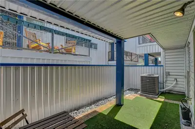 121 South 11th Street Patio