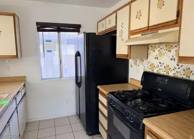 4448 Tigress Circle, Las Vegas, NV 89115 Kitchen