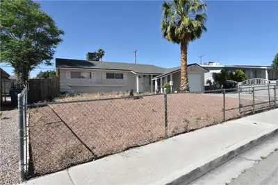 417 Duke Avenue, North Las Vegas, NV 89030 Front of Structure