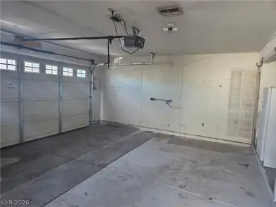 163 Emden Drive, Henderson, NV 89015 Garage