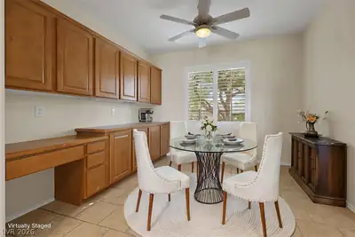 2093 Mountain City Street Dining Area