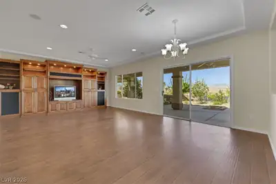 2093 Mountain City Street Living Room