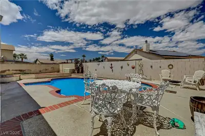 5614 Grossmont Avenue, Las Vegas, NV 89110 Pool