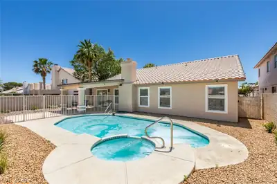 7824 Villa Finestra Drive, Las Vegas, NV 89128 Pool
