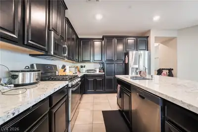 8680 Giant Causeway Avenue, Las Vegas, NV 89148 Kitchen