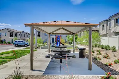 7320 North Decatur Boulevard 5 Community