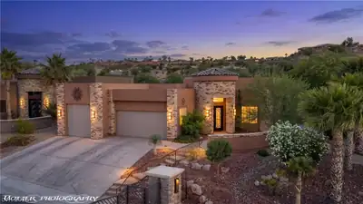 402 Links Drive, Mesquite, NV 89027 Front of Structure