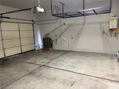 7305 Halo Falls Street, North Las Vegas, NV 89084 Garage