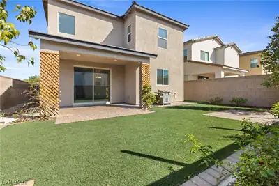 2711 Lindsey Springs Street, Las Vegas, NV 89142 Yard