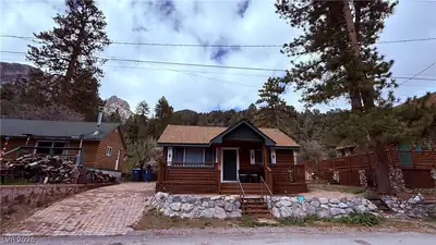 4518 Yellow Pine Avenue Las Vegas, NV 89124