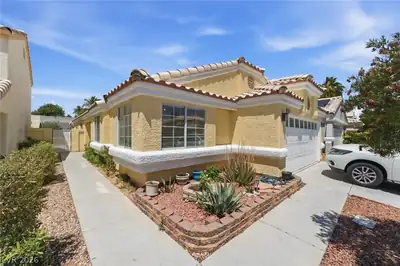 2313 Diamondback Drive, Las Vegas, NV 89117 Front of Structure