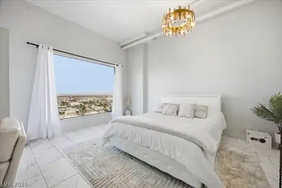 900 Las Vegas Boulevard 1215 Bedroom