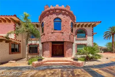 220 Hallett Cove, Boulder City, NV 89005 Front of Structure