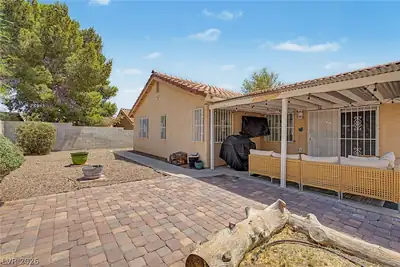 512 Macbrey Drive Patio