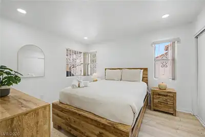 512 Macbrey Drive Bedroom