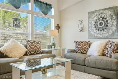 1535 East Pumice Avenue Living Room
