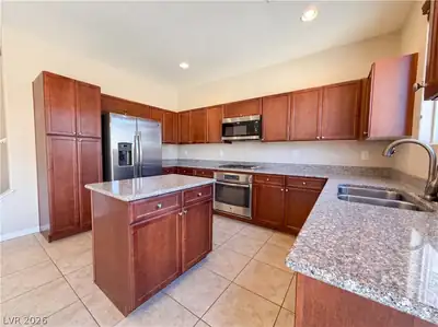 6472 Haypress, Las Vegas, NV 89141 Kitchen