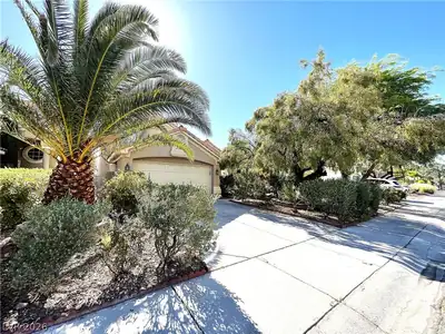 1420 Desert Hills Drive, Las Vegas, NV 89117 Front of Structure
