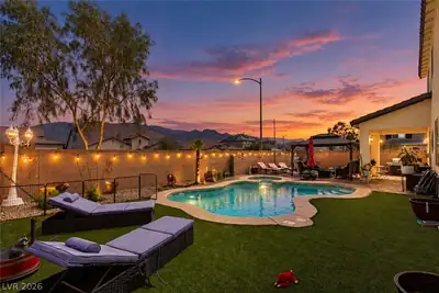 5520 Bruin Lakes Street, Las Vegas, NV 89131 Yard