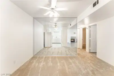 2725 South Nellis Boulevard 1086 Dining Area