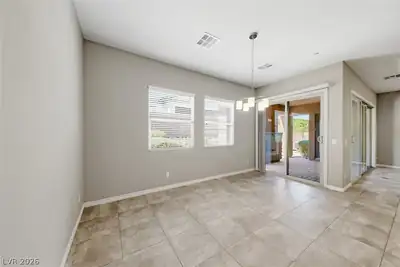 501 Wildflower Avenue Dining Area