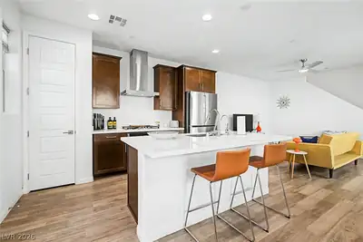 72 Kimberlite Drive, Henderson, NV 89011 Kitchen