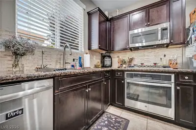 10547 Forum Peak Lane, Las Vegas, NV 89166 Kitchen