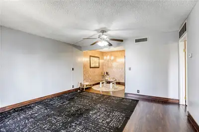 585 South Royal Crest Circle 20 Living Room