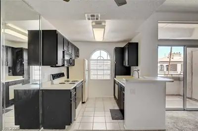 3150 Soft Breezes Drive 2040 Kitchen