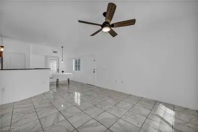 3400 Cabana Drive 1031 Living Room