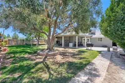 6320 Horse Drive, Las Vegas, NV 89131 Yard