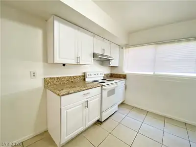 1904 Rexford Drive 2 Kitchen