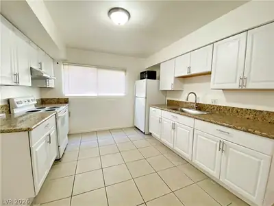 1904 Rexford Drive 2 Kitchen