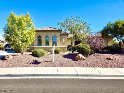 8370 Unicorn Street Las Vegas, NV 89131