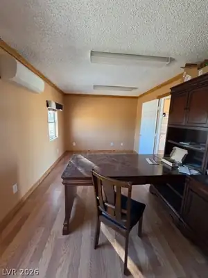 621 West Mesquite Avenue Living Room