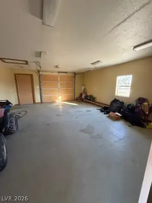 621 West Mesquite Avenue Garage